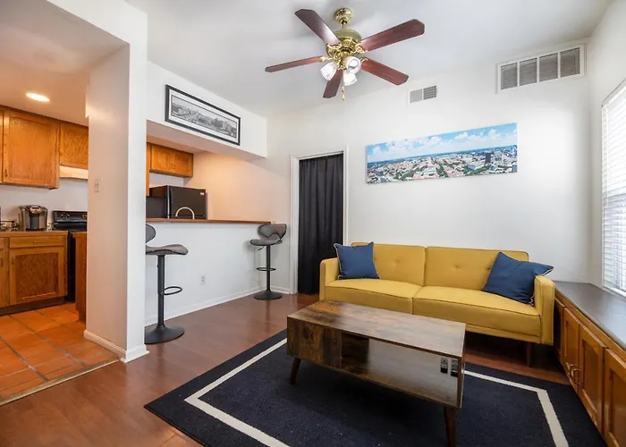 Charming Mini-Suite In West Campus!